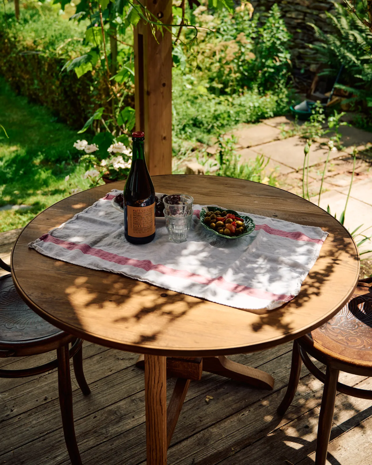 The Petite Vineyard Table | deVOL Kitchens